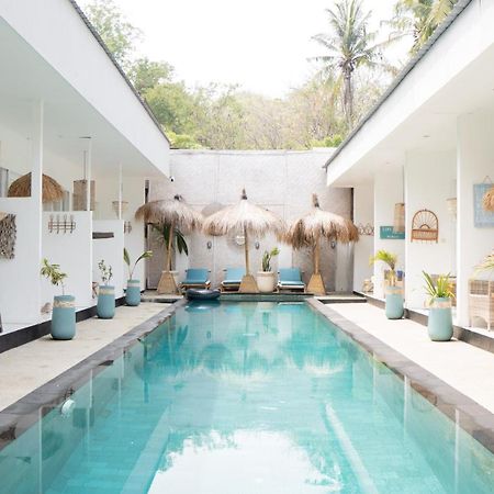 The White Bay Hotel Gili Trawangan Exterior photo