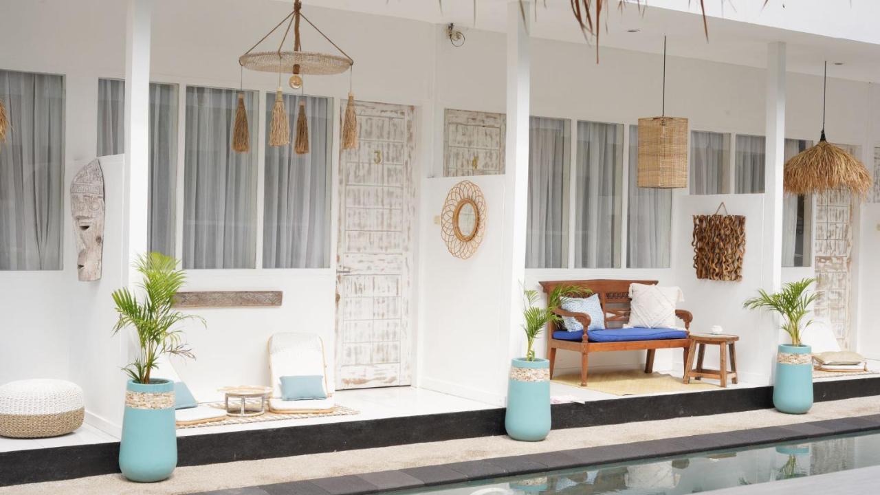 The White Bay Hotel Gili Trawangan Exterior photo