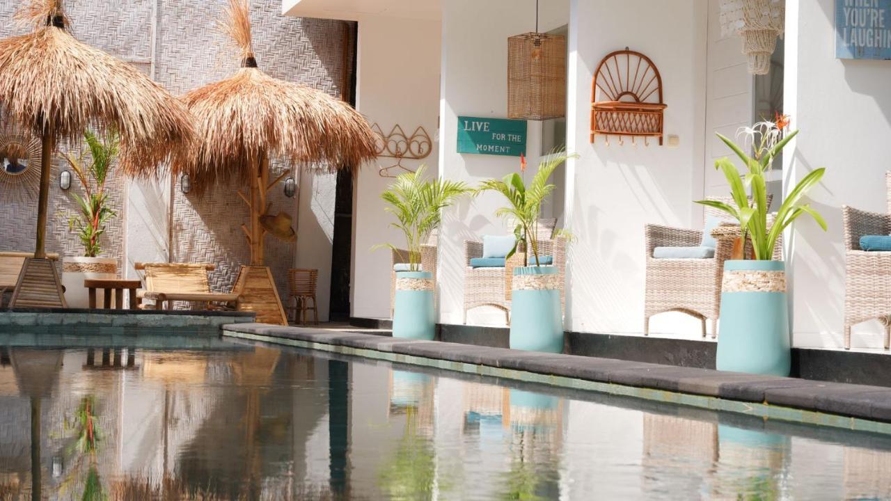 The White Bay Hotel Gili Trawangan Exterior photo