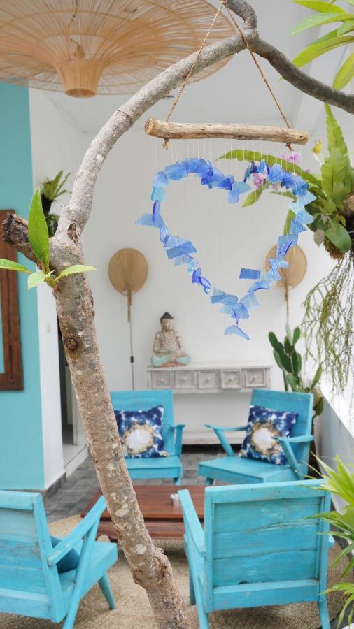 The White Bay Hotel Gili Trawangan Exterior photo