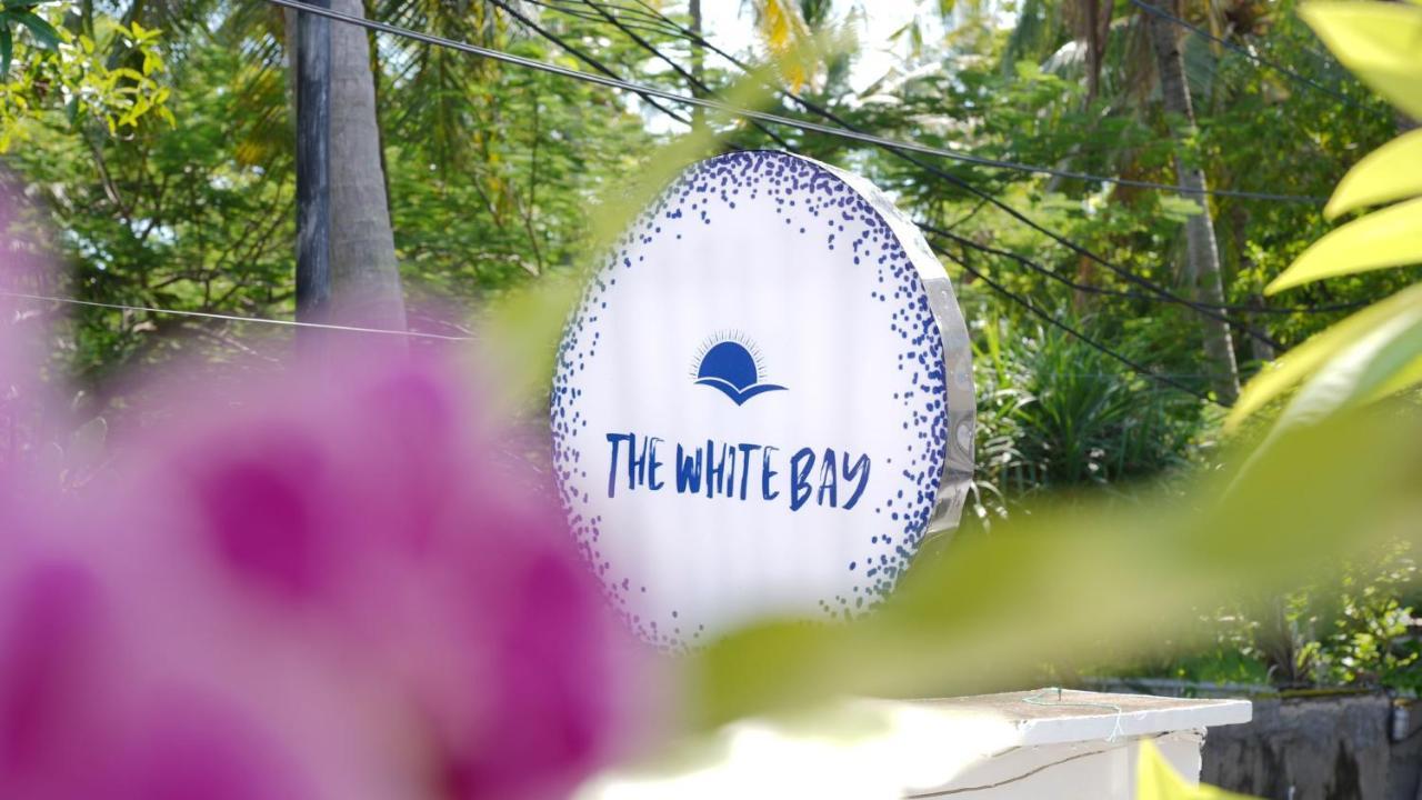 The White Bay Hotel Gili Trawangan Exterior photo