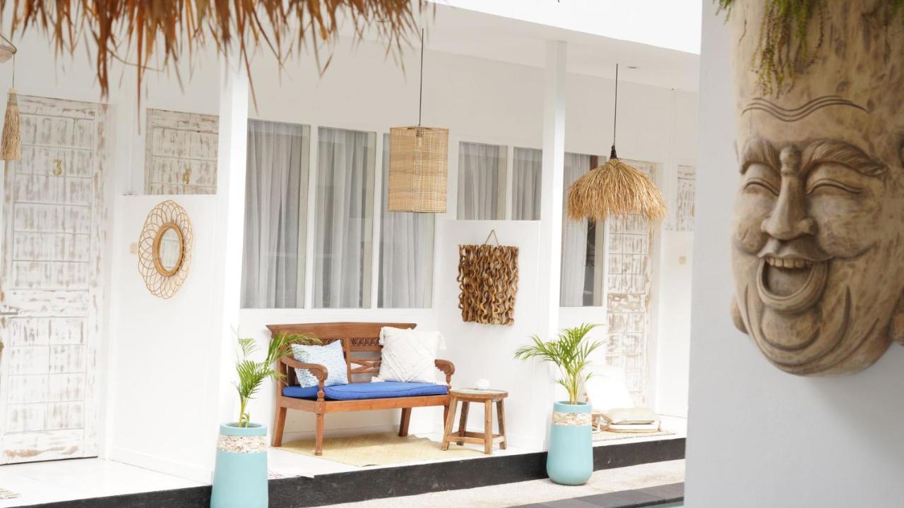 The White Bay Hotel Gili Trawangan Exterior photo