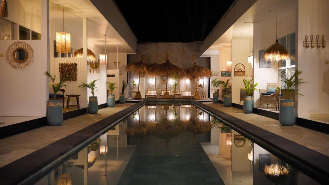 The White Bay Hotel Gili Trawangan Exterior photo