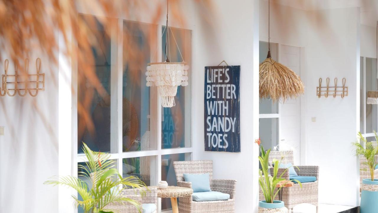 The White Bay Hotel Gili Trawangan Exterior photo
