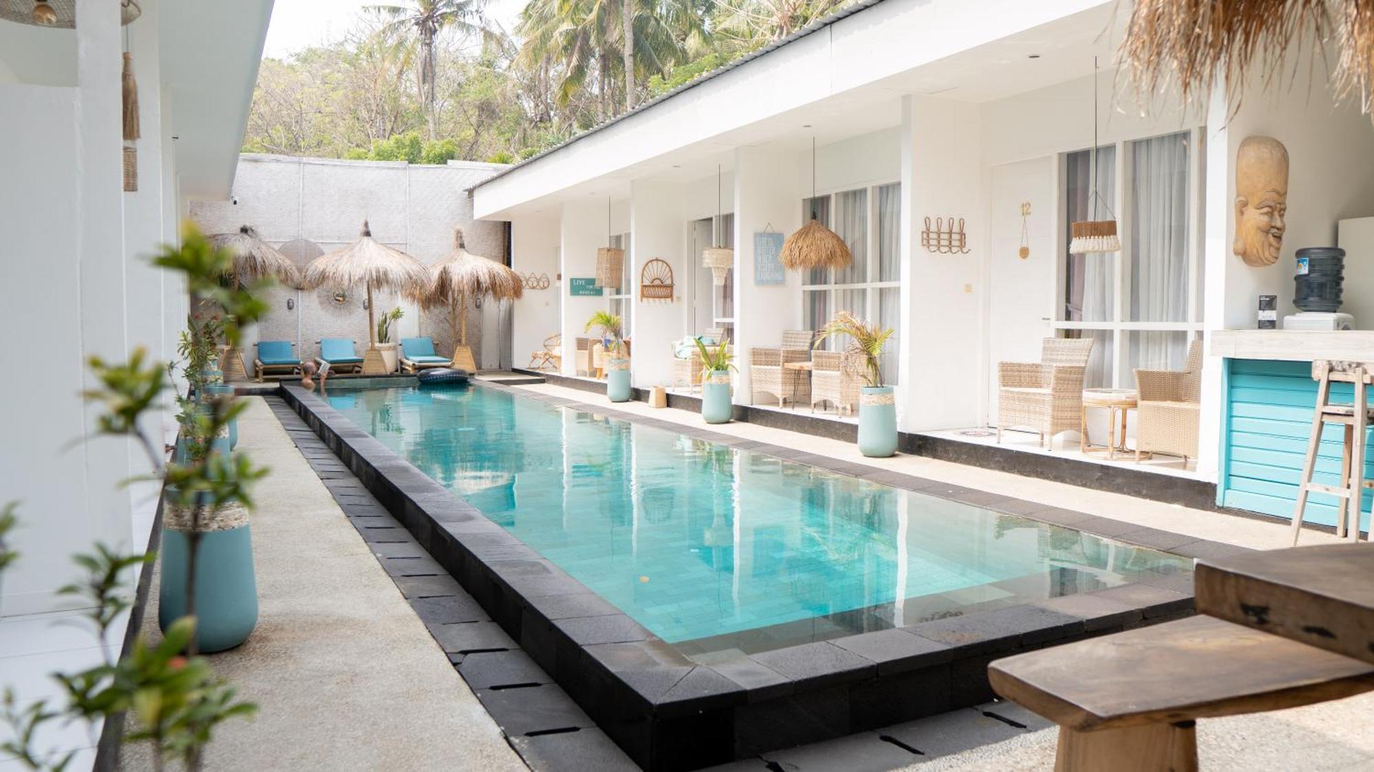 The White Bay Hotel Gili Trawangan Exterior photo