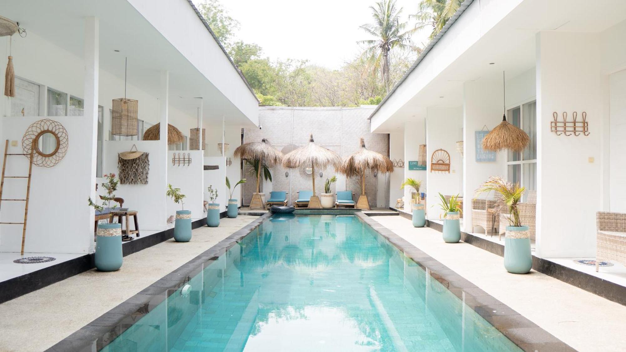 The White Bay Hotel Gili Trawangan Exterior photo