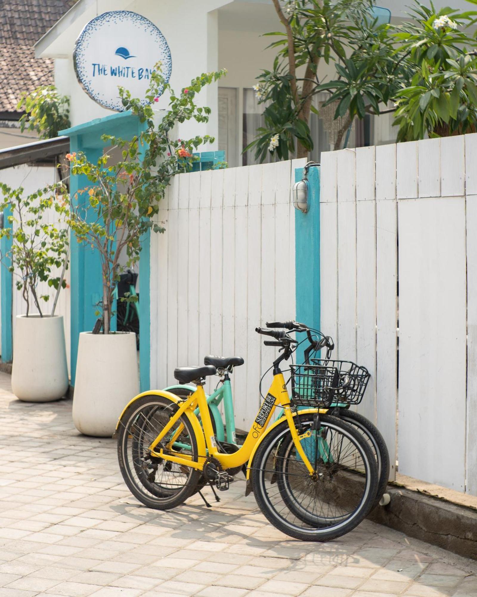 The White Bay Hotel Gili Trawangan Exterior photo
